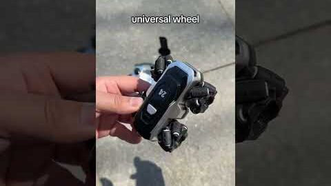 Driving straight from the water onto your hand yes, this is an amphibious remote control car#shorts