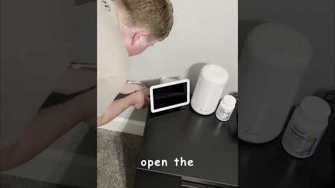 The Google Nest Hub is a MUST HAVE Smart Home Accessory!
